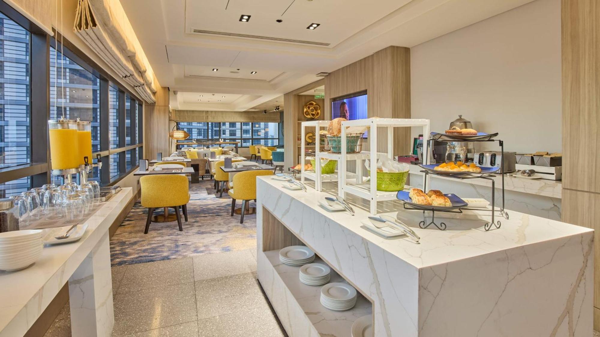 Holiday Inn & Suites Makati By Ihg Makati City Dış mekan fotoğraf